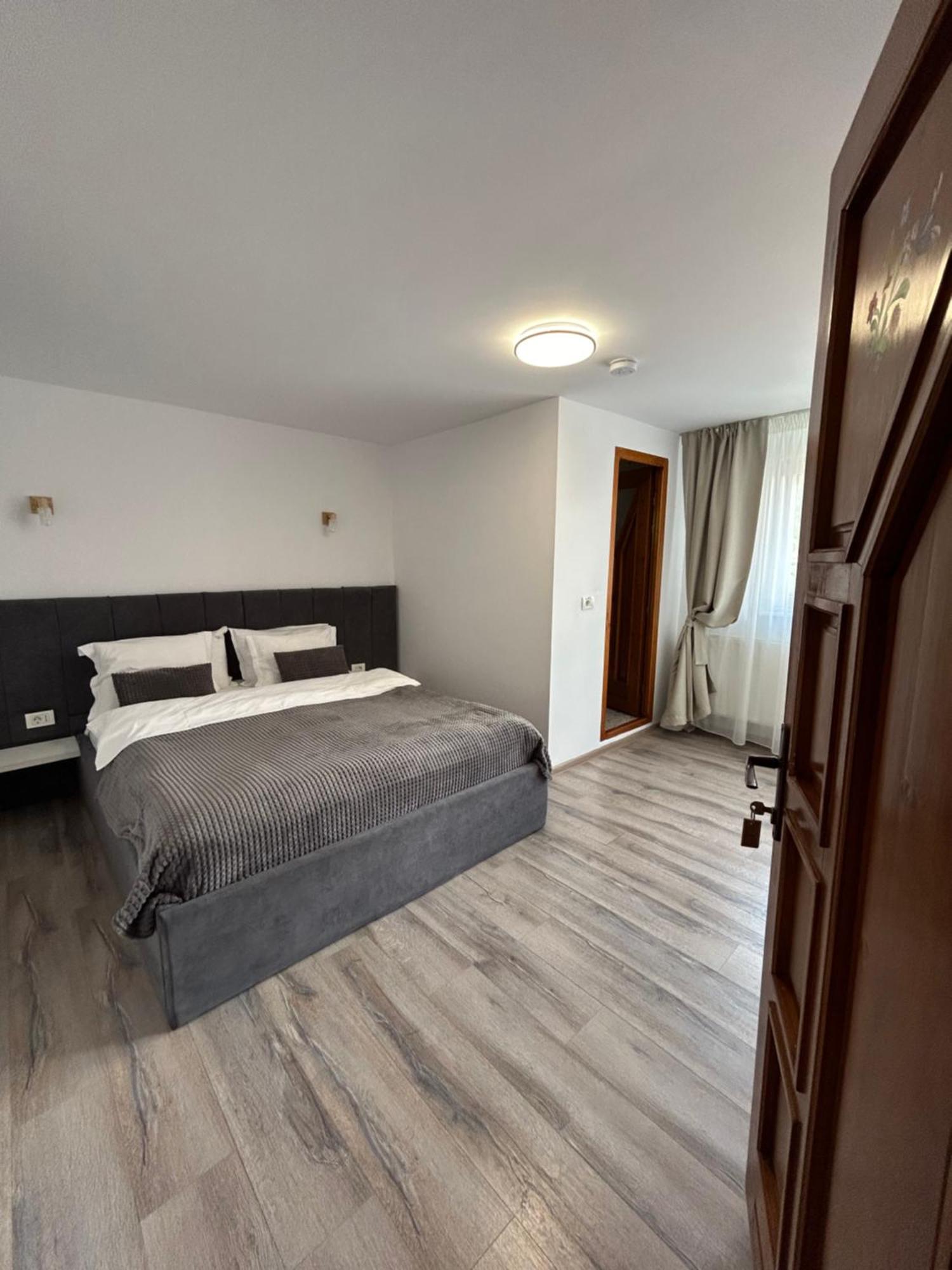 Casa Mia Hotell Moeciu De Sus Exteriör bild