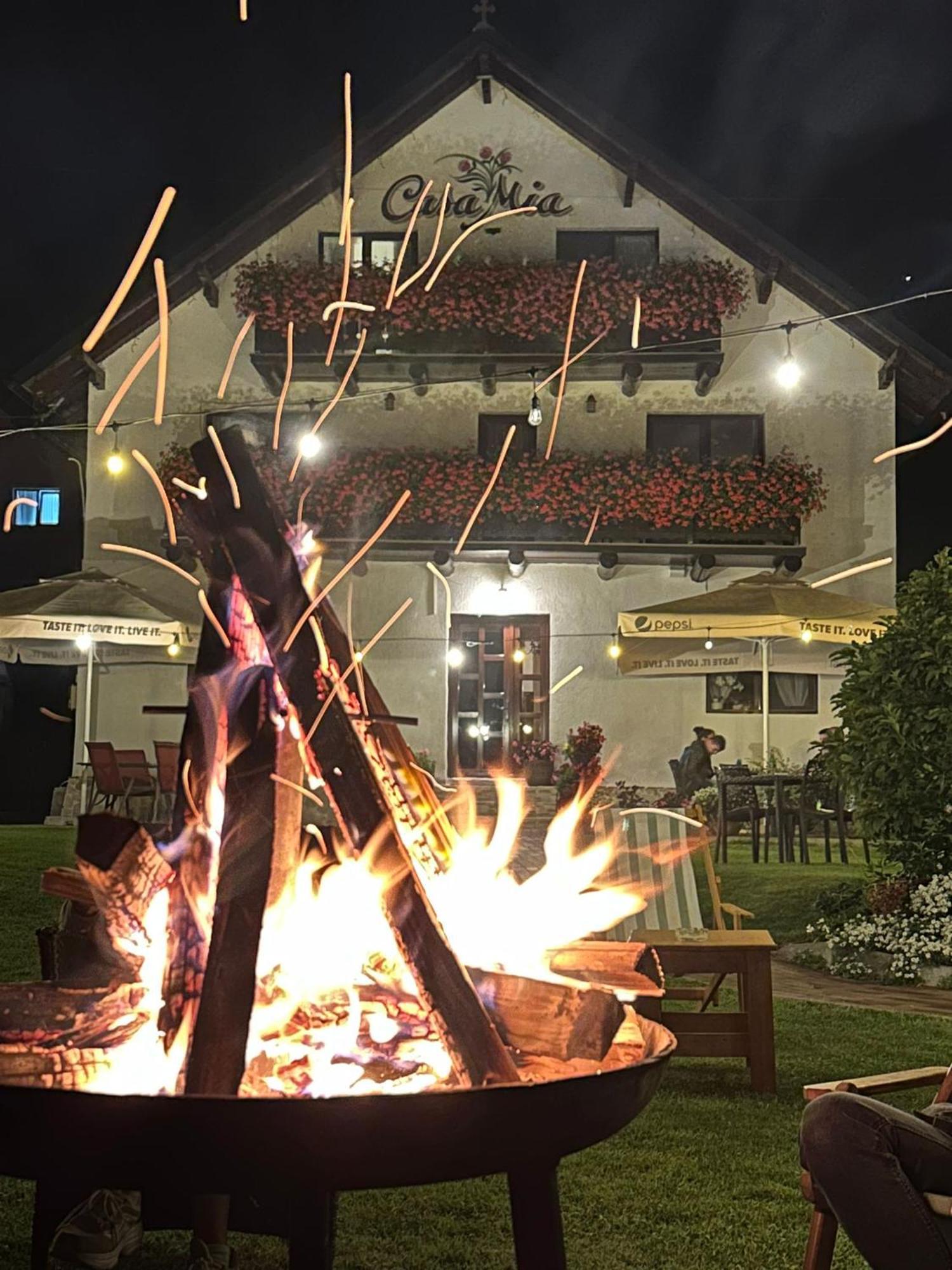 Casa Mia Hotell Moeciu De Sus Exteriör bild